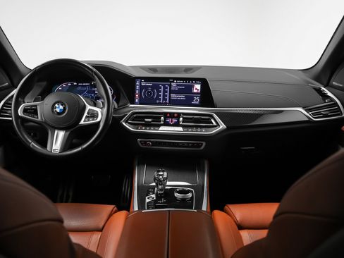 Used 2022 BMW X5 M50i w/ Executive Package image 34