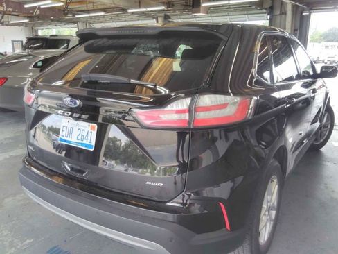 Used 2024 Ford Edge SEL AWD/4WD image 2