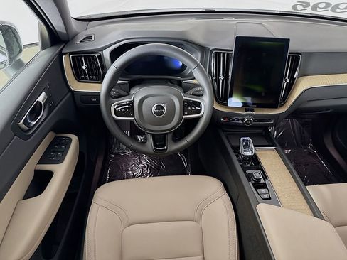 Certified 2026 Volvo XC60 B5 Plus w/ Climate Package PRO image 23