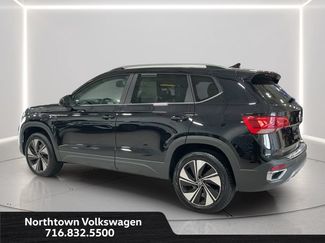 Certified 2023 Volkswagen Taos SE w/ Panoramic Sunroof Package AWD/4WD video 3