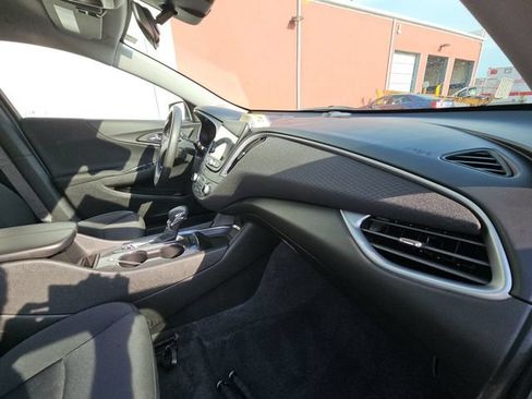 Used 2025 Chevrolet Malibu LT FWD image 32