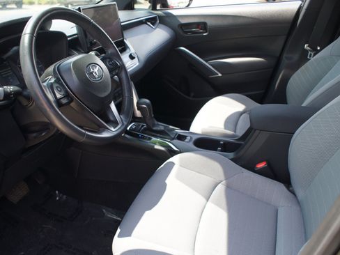 Used 2023 Toyota Corolla Cross AWD Hybrid image 12