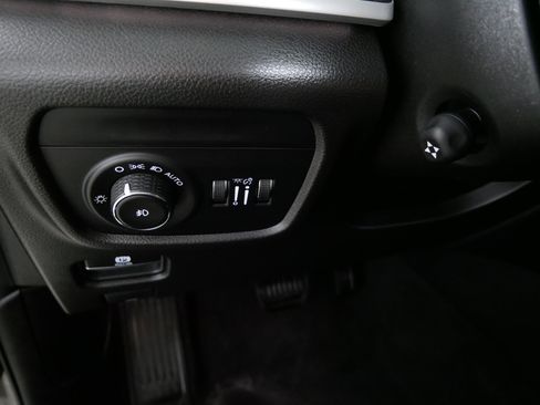 Used 2021 Jeep Grand Cherokee L Limited w/ Luxury Tech Group II image 26