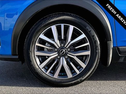 Used 2023 Nissan Kicks SV image 32