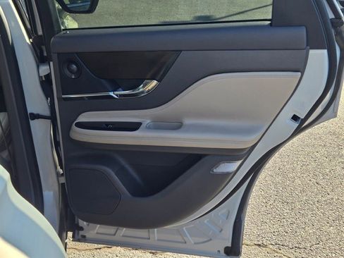 Used 2020 Lincoln Corsair Reserve w/ Equipment Group 201A image 9