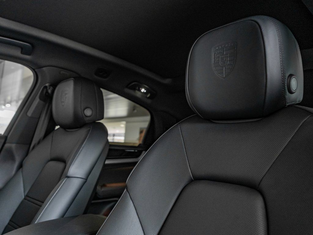 Certified 2025 Porsche Cayenne Coupe AWD/4WD image 16