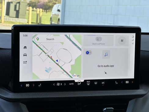 Used 2025 Ford Explorer Active image 18