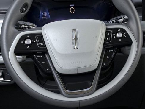 New 2026 Lincoln Aviator 2WD image 12