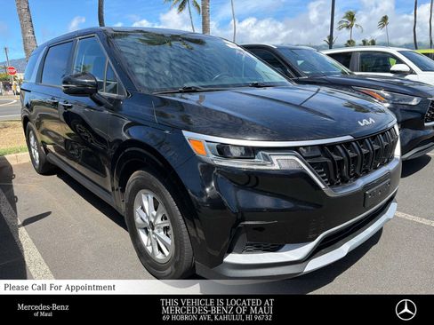 Used 2023 Kia Carnival LX FWD image 1