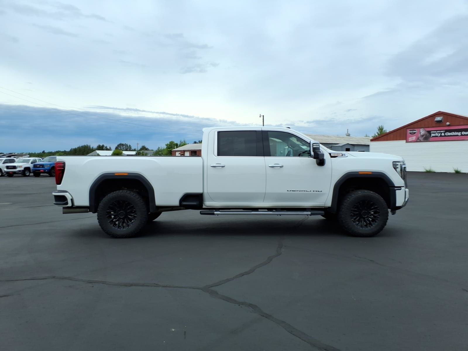 Used 2024 GMC Sierra 3500 Denali AWD/4WD image 6