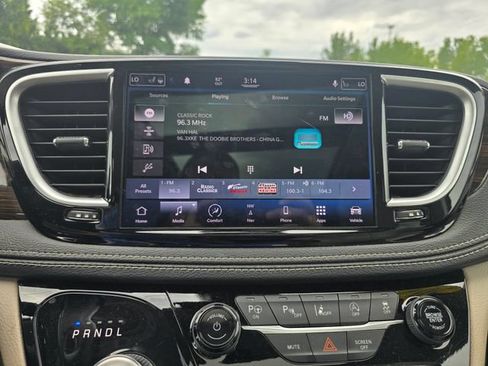 Used 2021 Chrysler Pacifica Limited w/ Premium & Safety Sphere Group AWD/4WD image 22