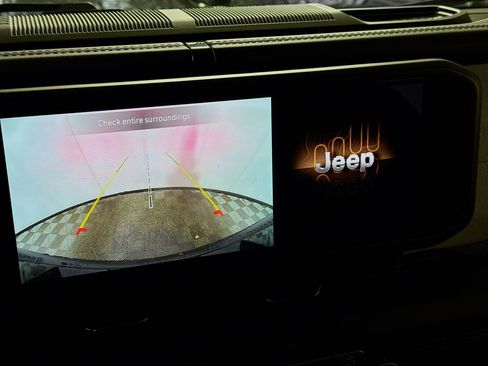 Used 2025 Jeep Wrangler Unlimited Sahara w/ Safety Group image 2