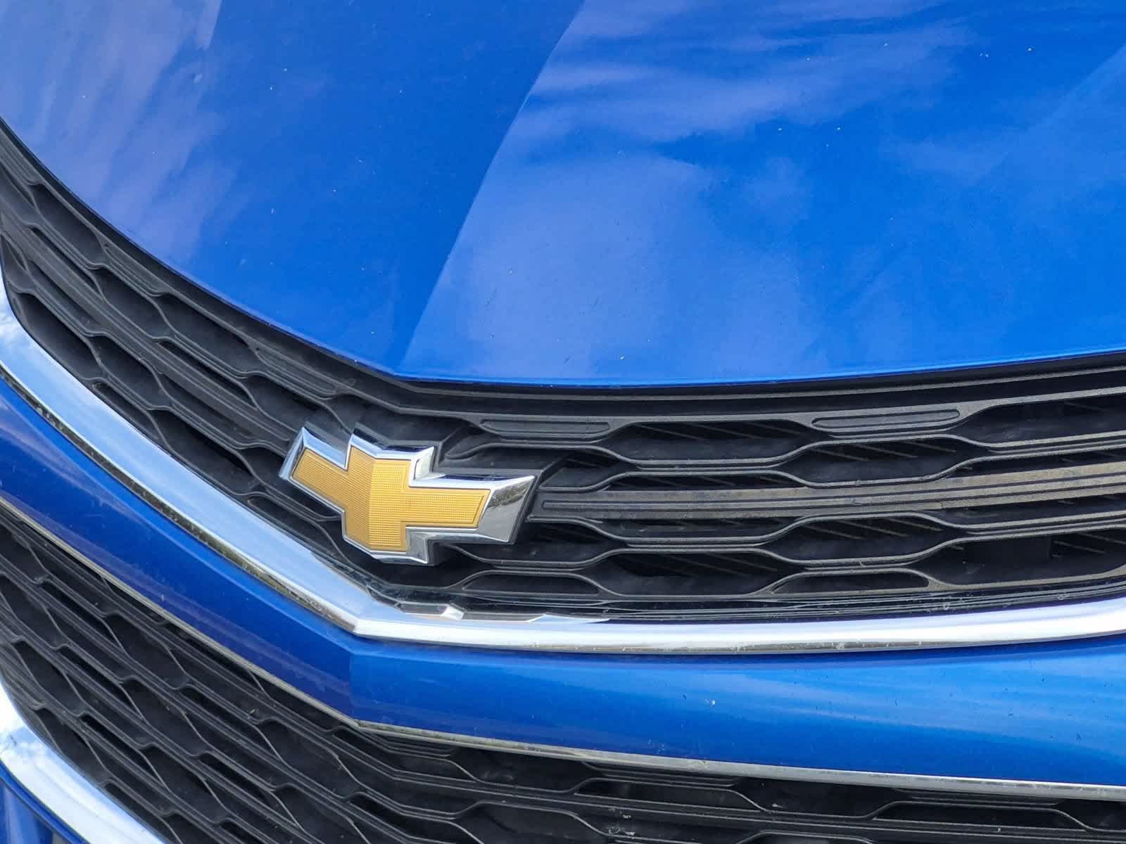 Used 2017 Chevrolet Cruze LT w/ Convenience Package FWD image 12
