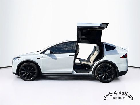Used 2020 Tesla Model X Long Range AWD/4WD image 4
