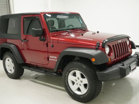 Used 2013 Jeep Wrangler Sport image 3