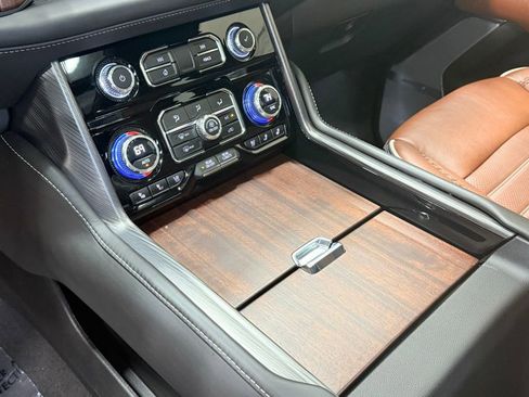 Used 2023 GMC Yukon Denali Ultimate image 25
