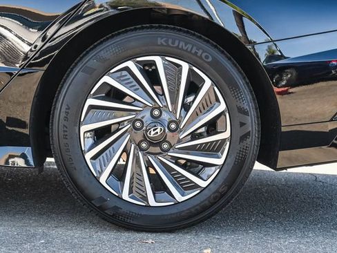 Certified 2025 Hyundai Sonata Limited image 11