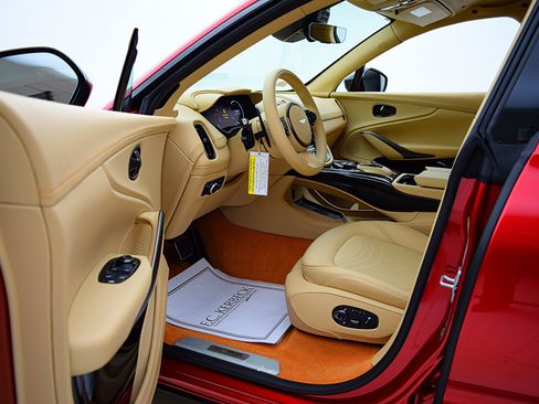 Used 2023 Aston Martin DBX 707 AWD/4WD image 41