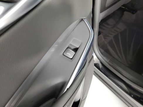 Certified 2025 Cadillac XT4 Premium Luxury image 14