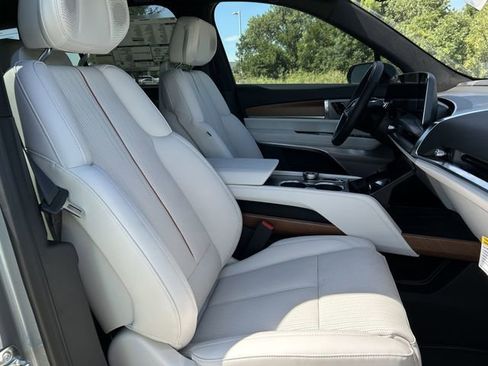 New 2026 Cadillac Vistiq Premium Luxury AWD/4WD image 26