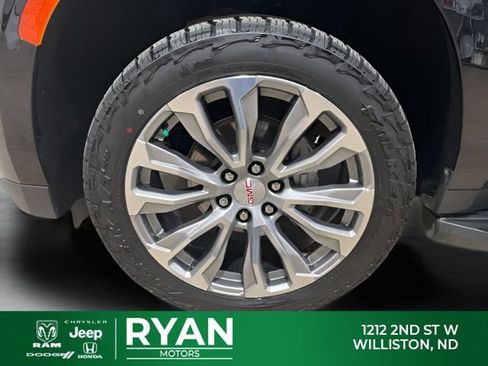 Used 2021 GMC Yukon XL Denali AWD/4WD image 12