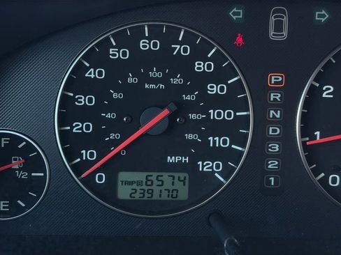 Used 2004 Subaru Outback Wagon image 18