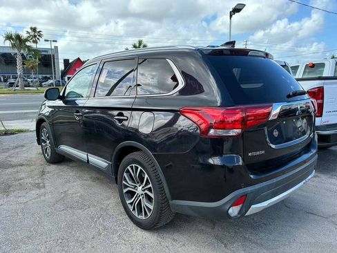 Used 2017 Mitsubishi Outlander GT AWD/4WD image 4