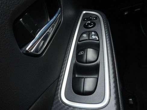 Used 2025 Nissan Versa SR image 24