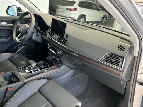 Certified 2025 Audi Q5 2.0T Premium Plus image 23