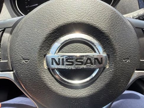 Used 2017 Nissan Rogue S AWD/4WD image 12
