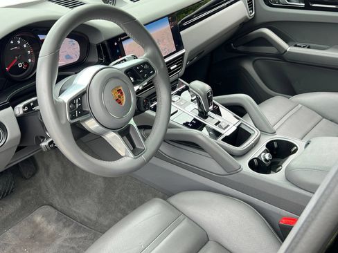Certified 2023 Porsche Cayenne AWD/4WD image 15