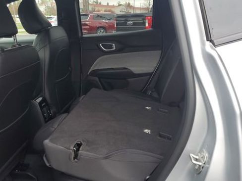 Certified 2024 Jeep Compass Latitude image 20