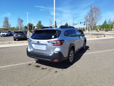 Used 2024 Subaru Outback Premium AWD/4WD image 3