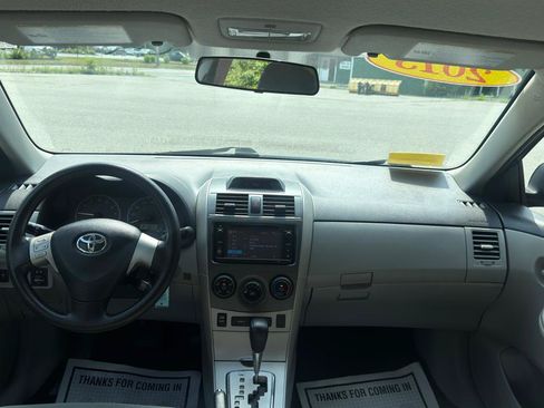 Used 2013 Toyota Corolla LE FWD image 15