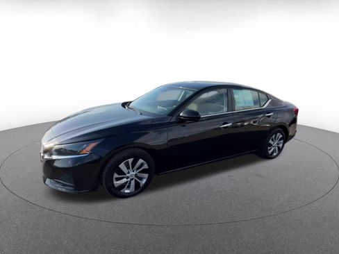 Used 2023 Nissan Altima 2.5 S FWD image 8