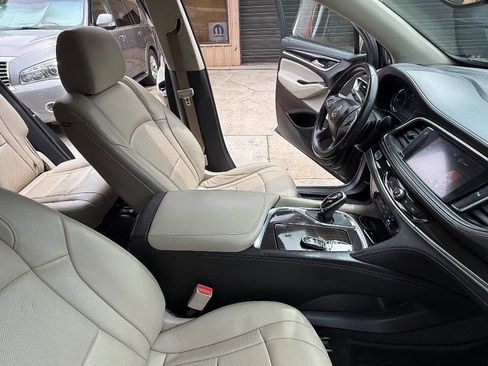 Used 2019 Buick Enclave Essence FWD image 92