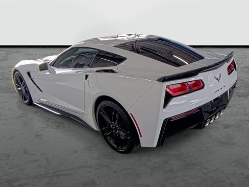 Used 2019 Chevrolet Corvette Stingray Coupe w/ Z51 1LT RWD image 11