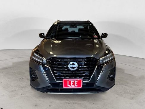 Certified 2023 Nissan Kicks SR FWD image 8