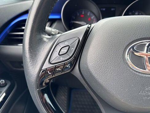 Used 2021 Toyota C-HR XLE FWD image 18