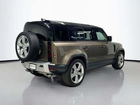 Used 2024 Land Rover Defender 110 SE AWD/4WD image 9
