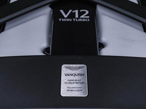 Used 2025 Aston Martin Vanquish image 38