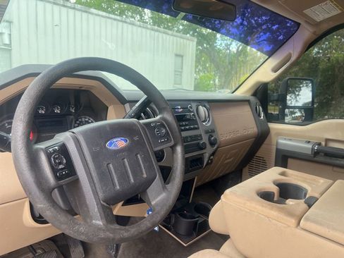 Used 2013 Ford F250 XLT AWD/4WD image 9
