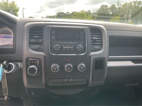 Used 2019 RAM 1500 Tradesman w/ Chrome Appearance Group RWD image 15