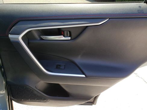 Used 2020 Toyota RAV4 TRD Off-Road image 17