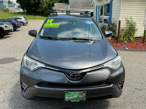 Used 2018 Toyota RAV4 LE w/ Carpet Mat Package AWD/4WD image 4