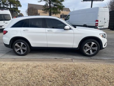 Used 2016 Mercedes-Benz GLC 300 4MATIC image 5