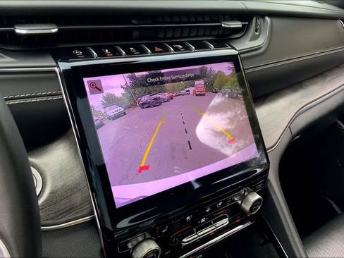 Used 2022 Jeep Grand Cherokee L Overland w/ Luxury Tech Group IV image 14