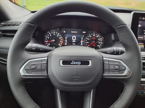 New 2026 Jeep Compass Latitude AWD/4WD image 36
