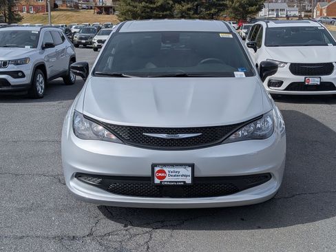 New 2026 Chrysler Voyager LX image 2