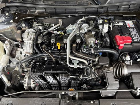 Used 2025 Nissan Altima 2.5 SV FWD image 32
